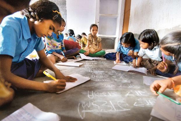 تقرير لـ”لايف مينت”:أموال “سي إس ار” على التعليم بالهند ليست في محلها