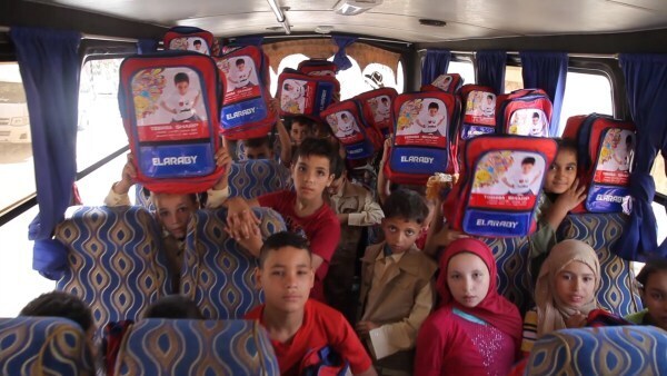 بالفيديو.. مؤسسة «العربي» تحتفل بالعام الدراسي الجديد بتوزيع الشنط المدرسية في بني سويف