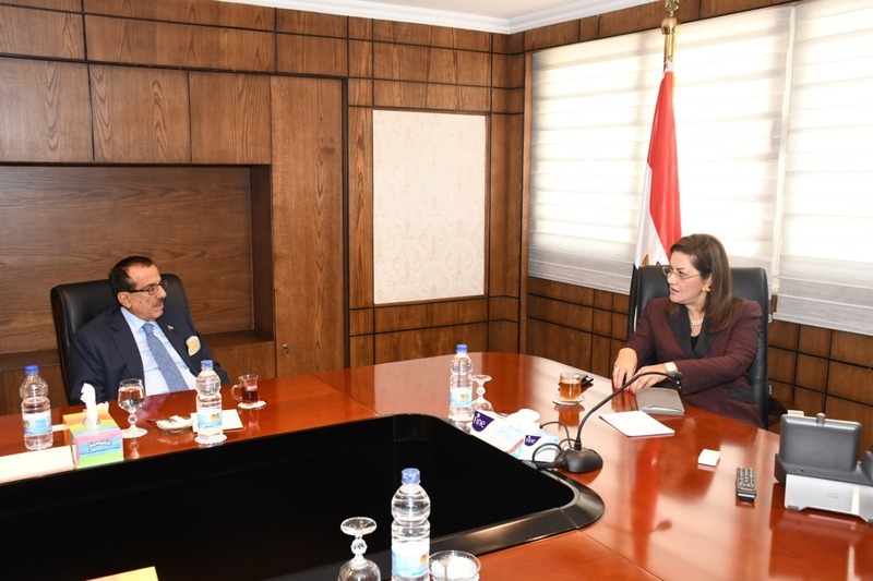 وزيرة التخطيط تلتقى برجل أعمال إماراتي لبحث فرص الاستثمار المتاحة في صندوق مصر السيادي