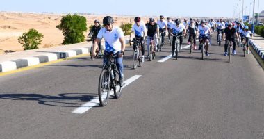 Sisi on bike to call for peace, encourage healthy, eco-friendly attitudes