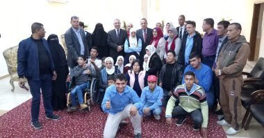 محافظ شمال سيناء يلتقي ذوي الاحتياجات الخاصة وكبار السن