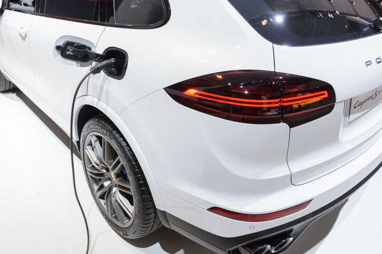 50% electric by 2025, says Porsche Canada