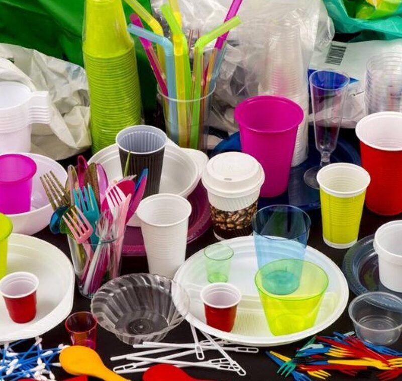 بدء سريان حظر منتجات البلاستيك وحيدة الاستخدام في ألمانيا والاتحاد الأوروبي