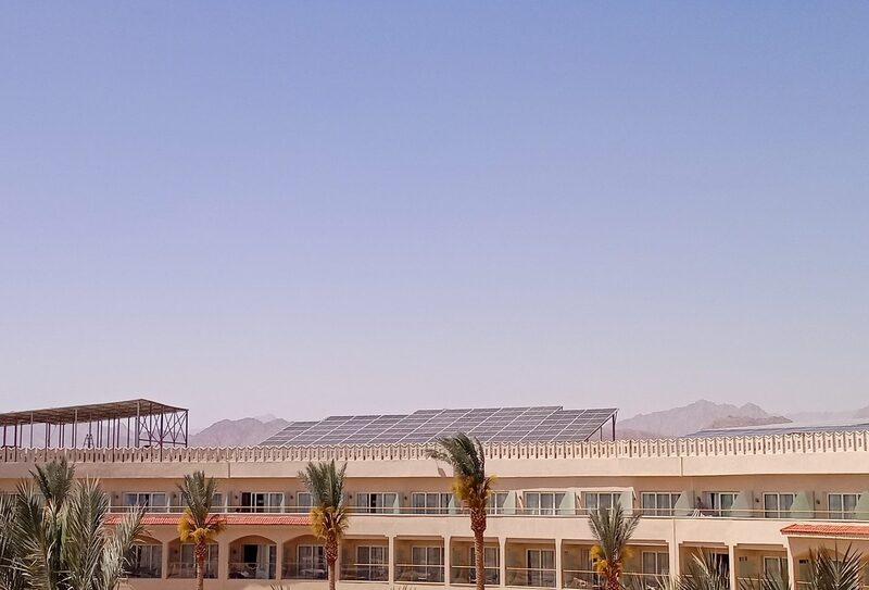 (سى اس ار) داخل أول محطة للطاقة الشمسية بشرم الشيخ ضمن خطط الاستدامة السياحية للمحافظة