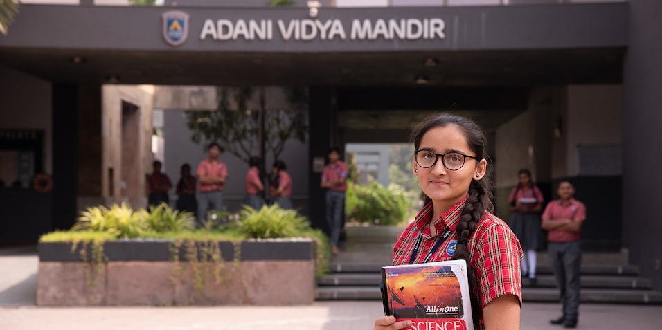 “Adani” الهندية تنفق أموال المسئولية المجتمعية على حماية المناخ والتنوع وتعزيز القيم المشتركة