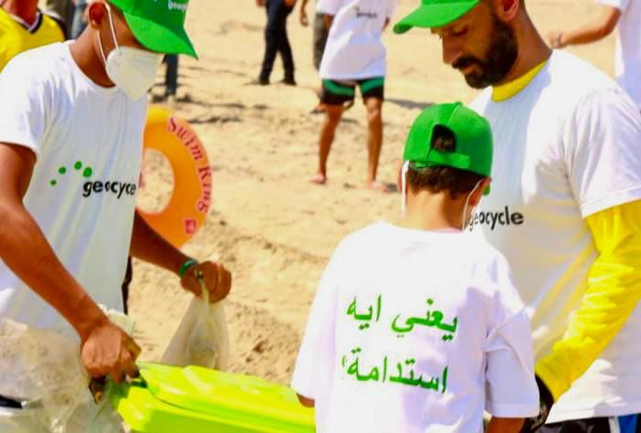 «جيوسايكل» تواصل حملة تنظيف شواطىء بلطيم للعام الثانى