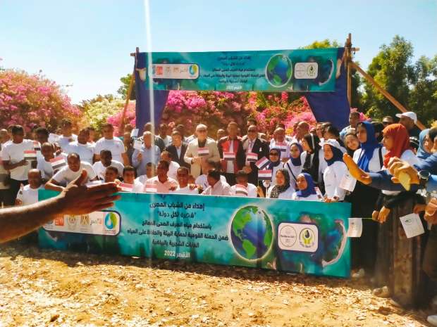 Planting 100 trees in Luxor in dedication of COP27 participating countries