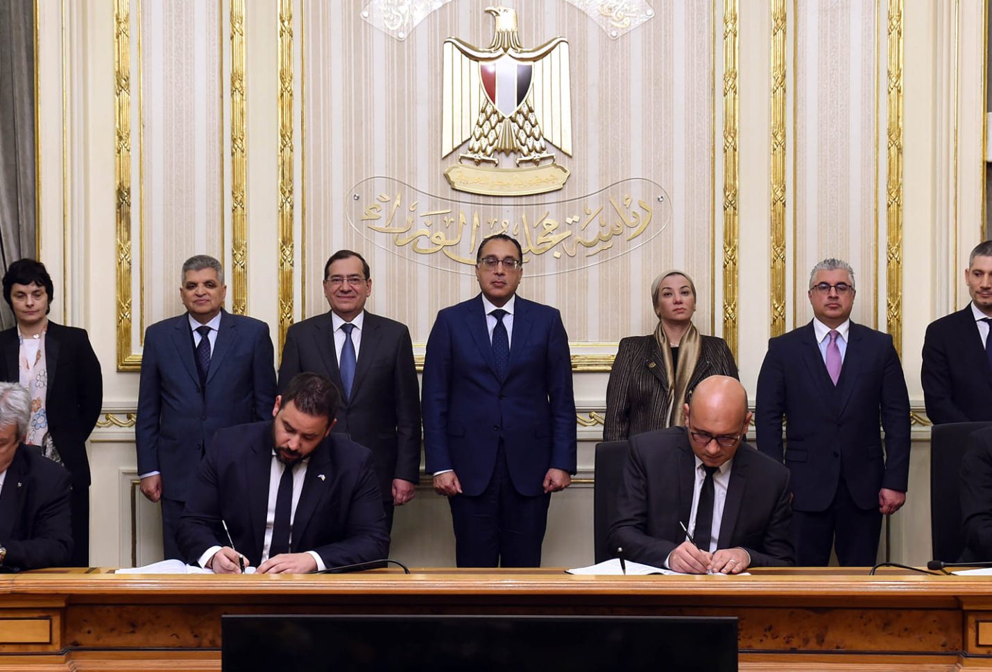 «مدبولي» يشهد توقيع اتفاقية بين قناة السويس ومجموعة «V» اليونانية لإنشاء شركة لإدارة المخلفات