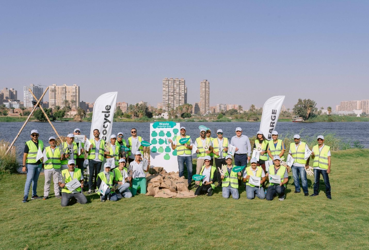 «چيوسايكل» و «لافارچ مصر» ينظمان حملة لتنظيف مياه النيل من المخلفات البلاستيكية