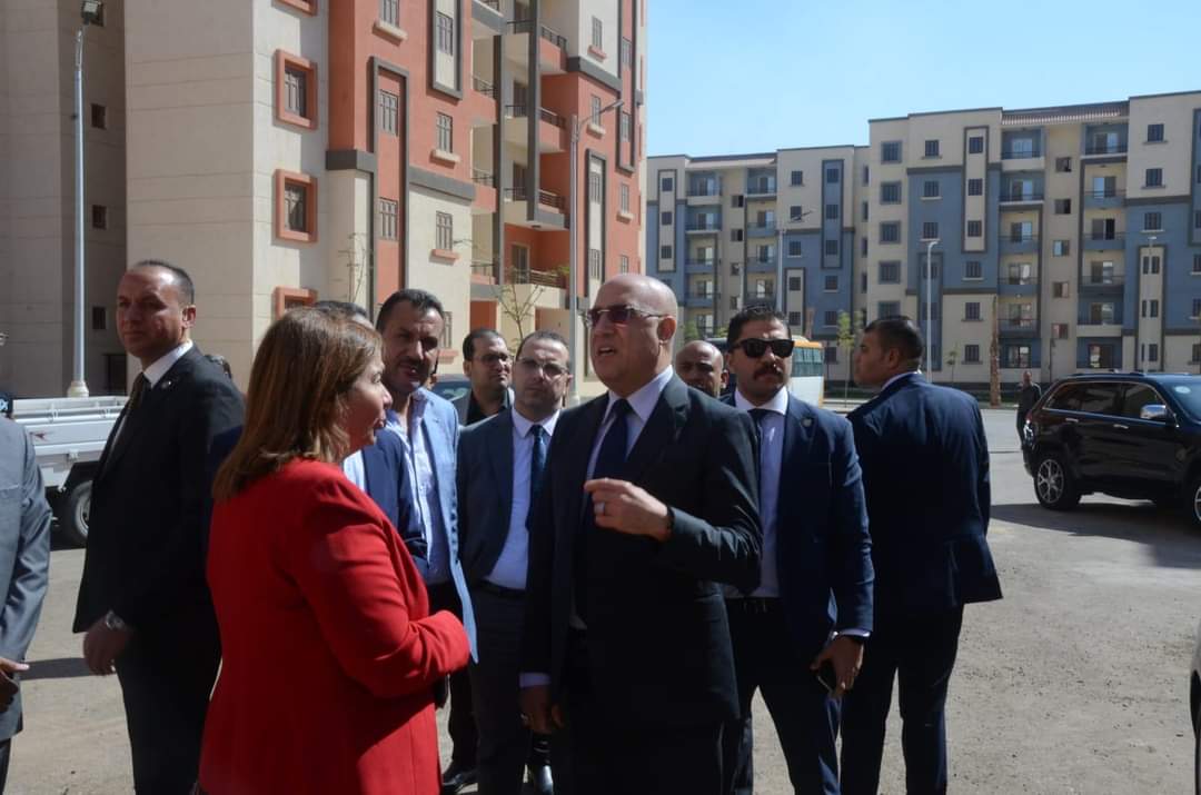 وزير الإسكان يتفقد وحدات مبادرة “سكن كل المصريين” بحدائق العاصمة