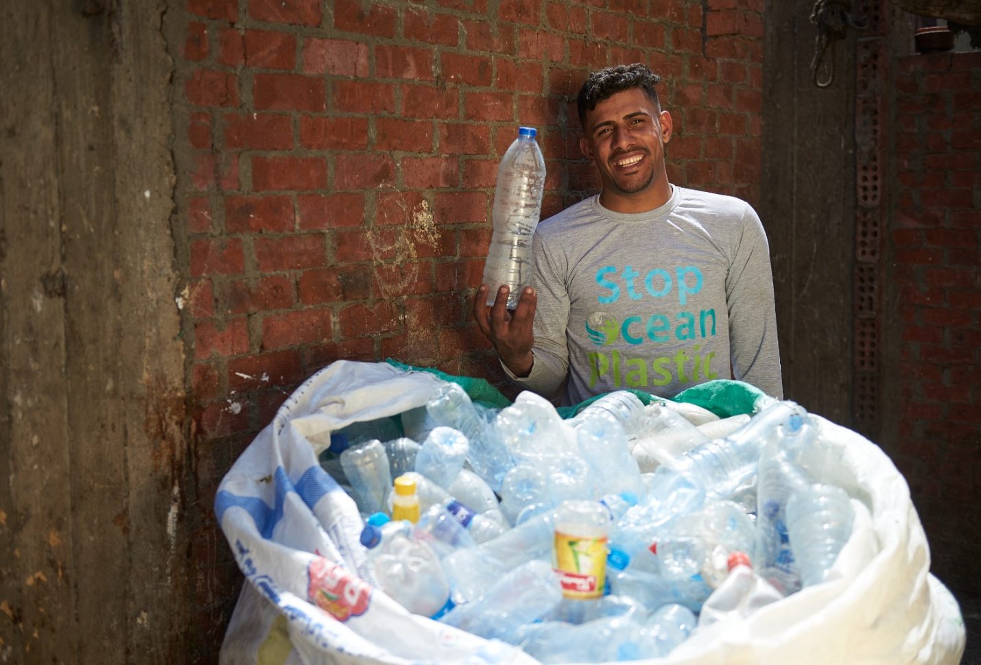 بلاستيك بنك: نجحنا في جمع 5 مليارات زجاجة بلاستيكية حول العالم