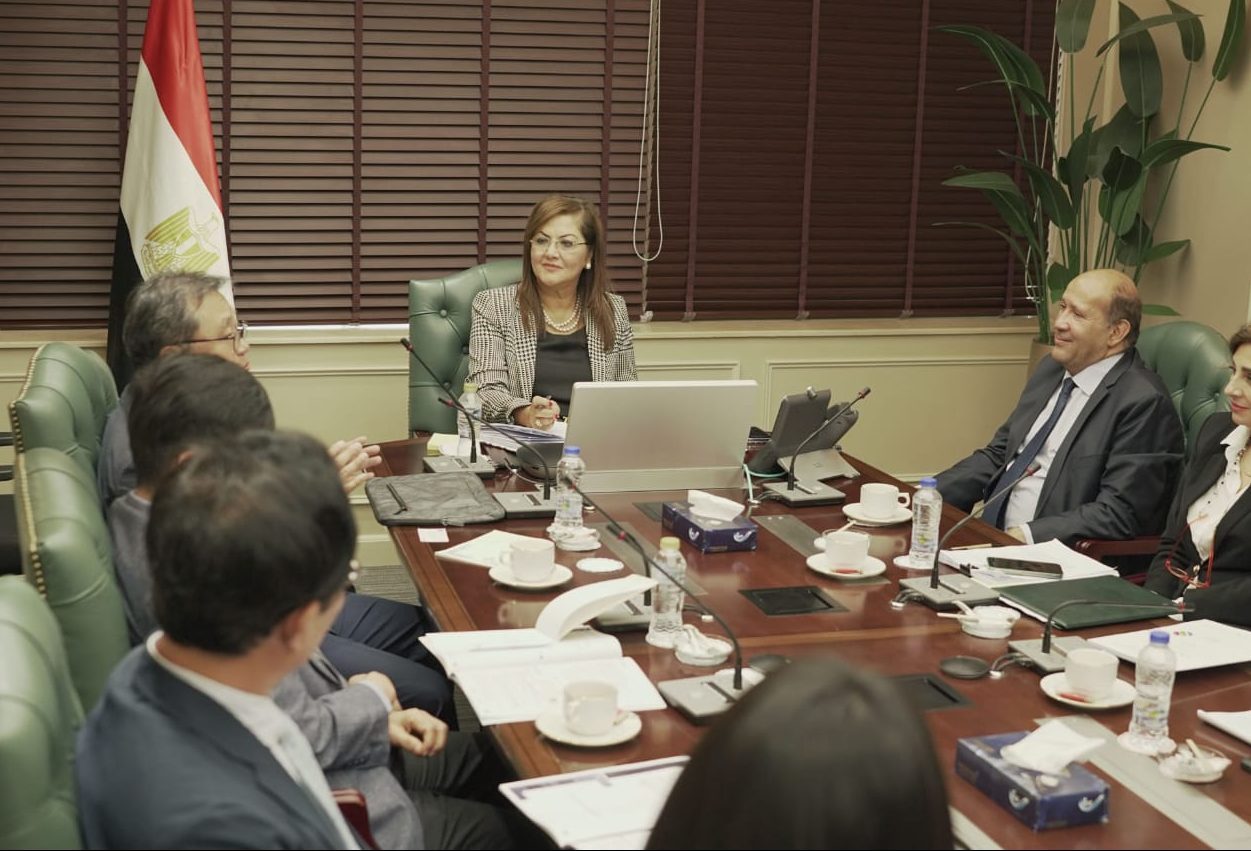 وزيرة التخطيط تلتقي بوفد المعهد الكوري للتطوير لمناقشة تحسين بيئة الأعمال