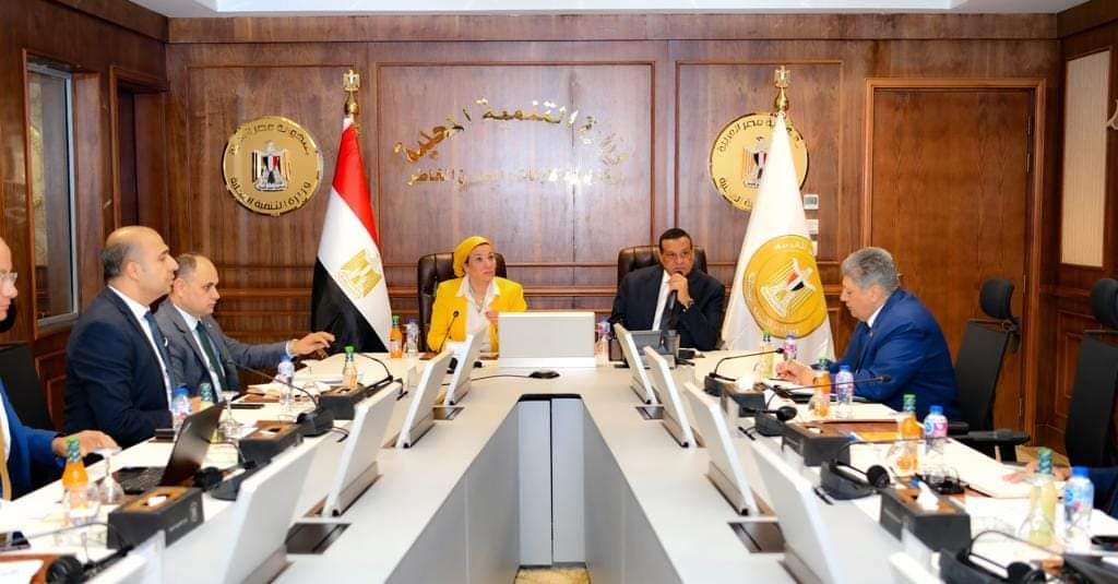 وزيرا التنمية والبيئة و محافظ القاهرة يستعرضون مستجدات مشروع إدارة تلوث الهواء