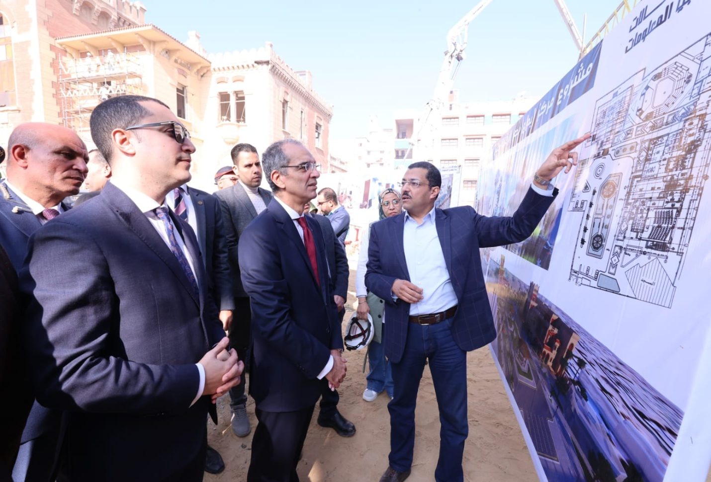 وزير الاتصالات يتفقد إنشاء مركز إبداع مصر الرقمية “كريتيفا” بقصر الملك فؤاد الأول