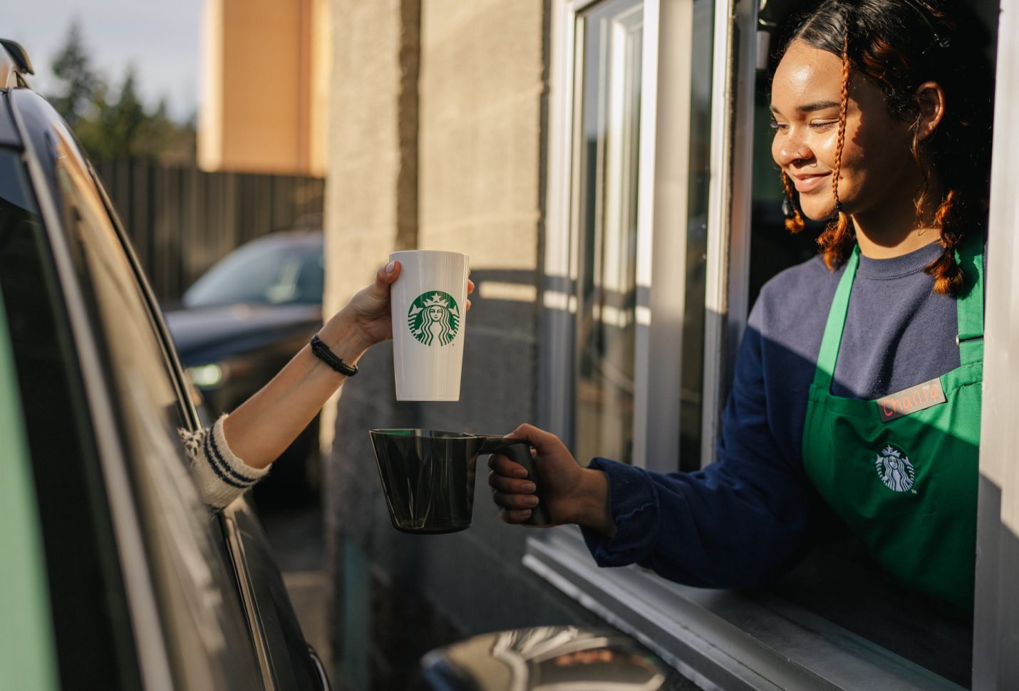 Starbucks customers can now re-fill their cups to cut waste