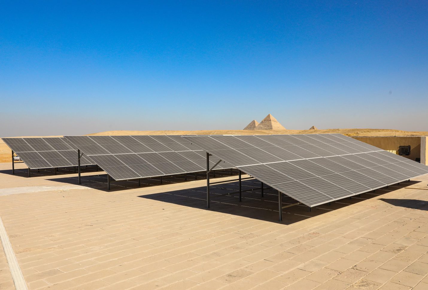 Egypt, UNDP inaugurate solar power stations at 5 world heritage sites, museums