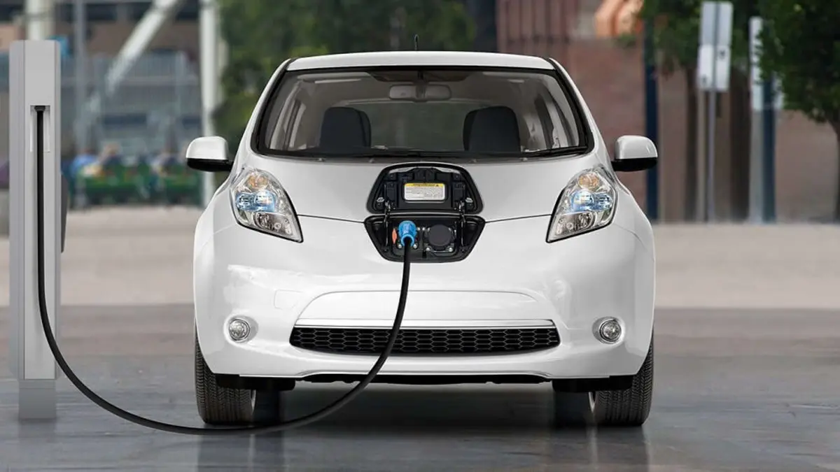 الطاقة الدولية تتوقع وصول مبيعات السيارات الكهربائية إلى 17 مليون بنهاية 2024